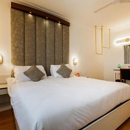 Clubhouse Nami Residency, Ahmedabad Hotel Buitenkant foto