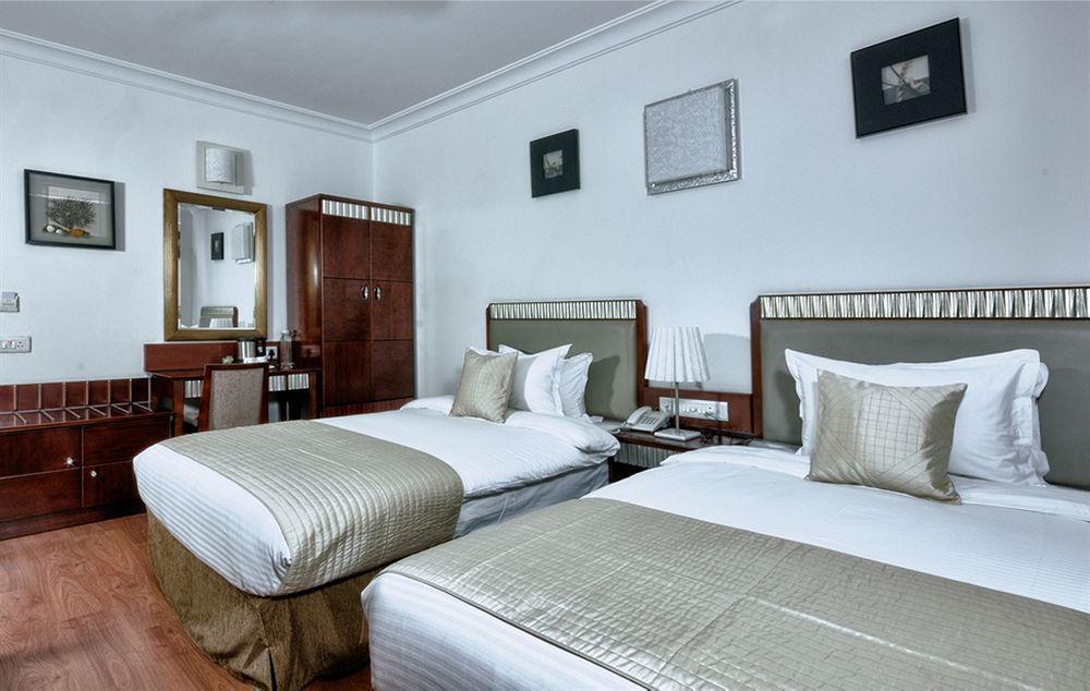 Clubhouse Nami Residency, Ahmedabad Hotel Buitenkant foto