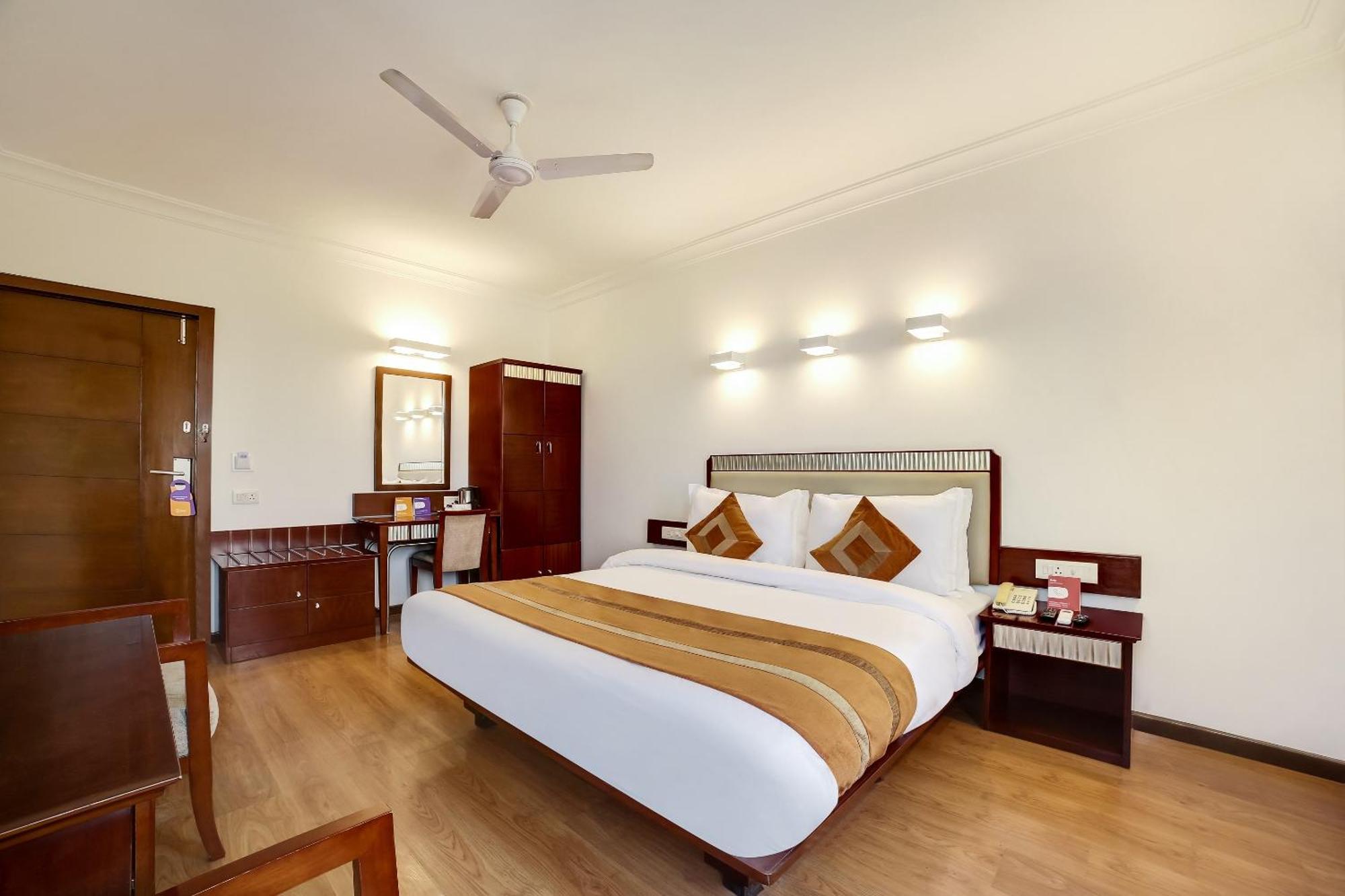 Clubhouse Nami Residency, Ahmedabad Hotel Buitenkant foto