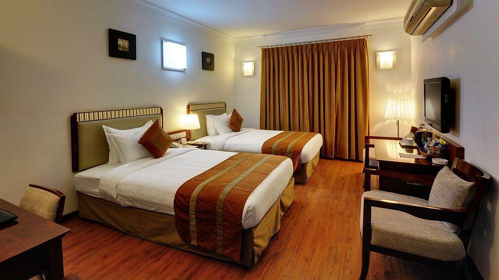 Clubhouse Nami Residency, Ahmedabad Hotel Buitenkant foto