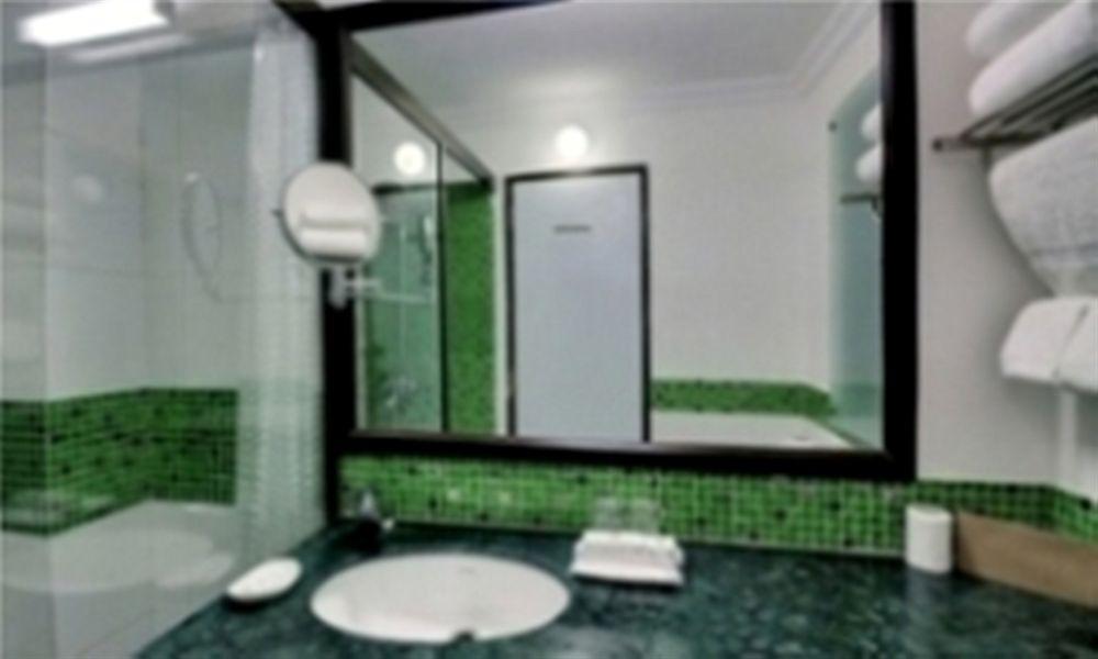 Clubhouse Nami Residency, Ahmedabad Hotel Buitenkant foto