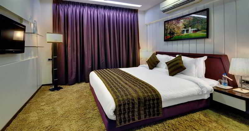 Clubhouse Nami Residency, Ahmedabad Hotel Buitenkant foto