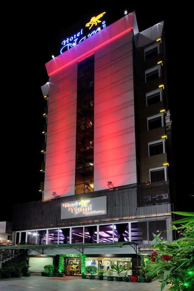 Clubhouse Nami Residency, Ahmedabad Hotel Buitenkant foto