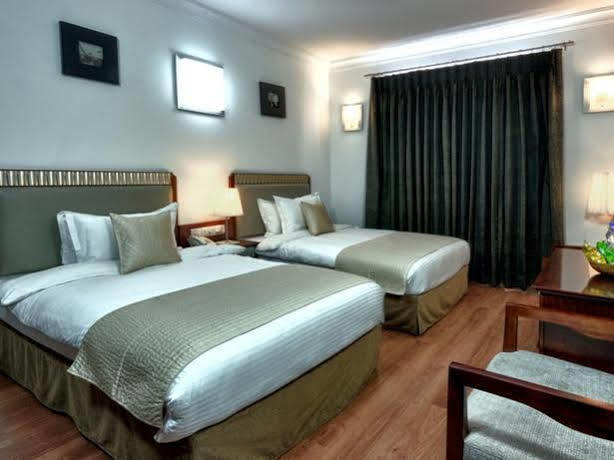 Clubhouse Nami Residency, Ahmedabad Hotel Buitenkant foto